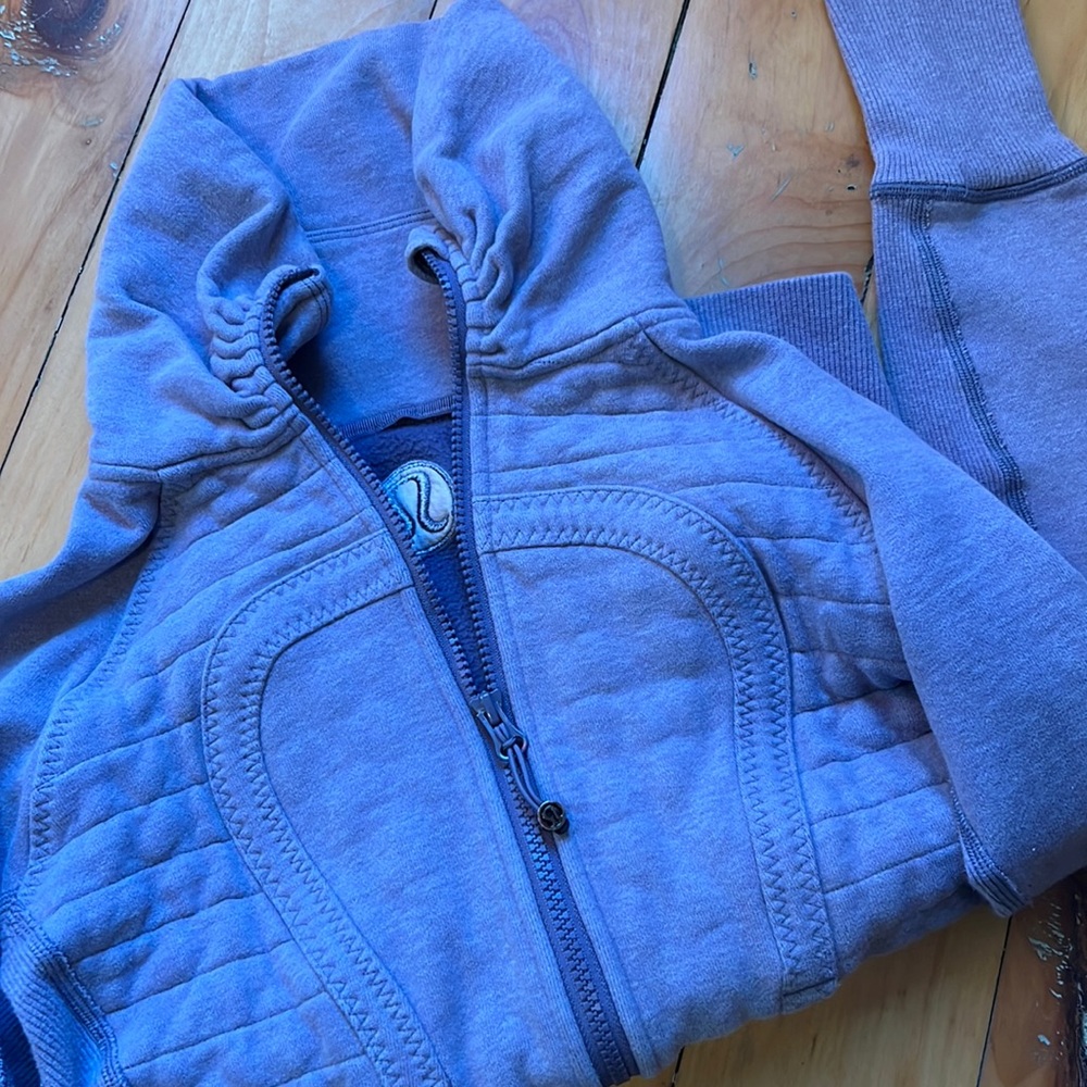 Lavender lululemon zip up size 4